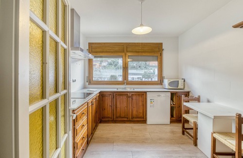 Begur Apartment | Apartment 'Residencial 2º 1ª' with Private Terrace, Balcony and Wi-Fi
