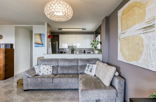 Santa Margarida Apartment | Apartment "Roses Frontline Perfect for Family" with Sea View, Pool & Wi-Fi