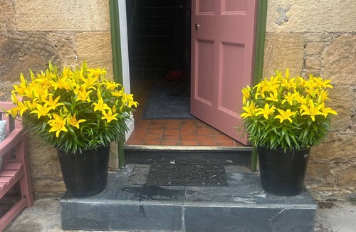 Wick Apartment | Apartment Sleeps 2 with WiFi