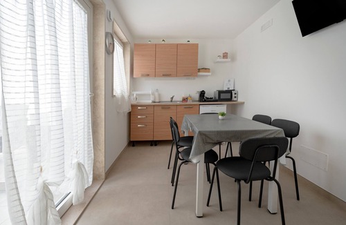 Mola di Bari House | Apartment 'Stella' with Wi-Fi