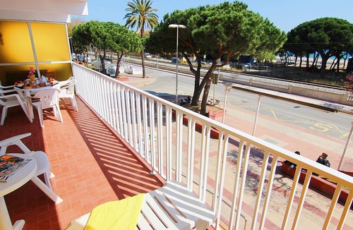 Malgrat de Mar Apartment | Apartment with sea views