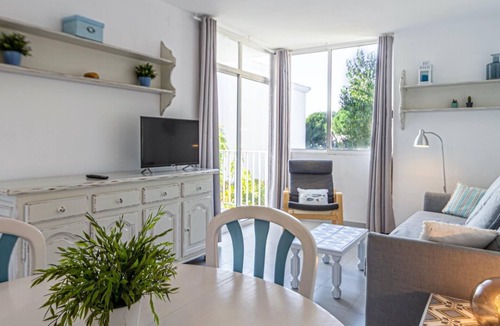 Sant Pol De Mar Apartment | Apartment with terrace on the beach 10min train