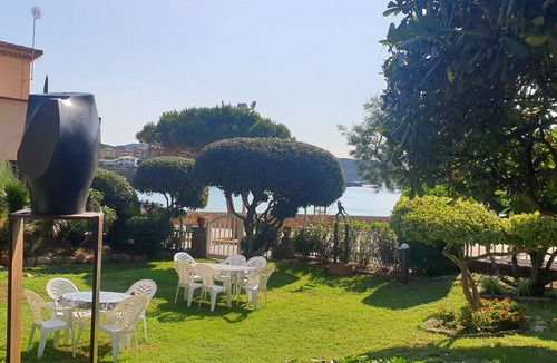 La Fosca Apartment | Apartment with garden at 11 meters from the sand beach of la Fosca.