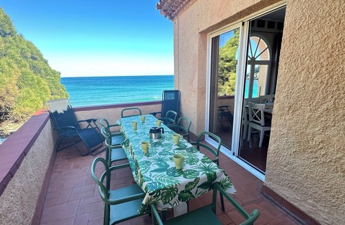 La Fosca Apartment | Apartment with garden at 11 meters from the sand beach of la Fosca.