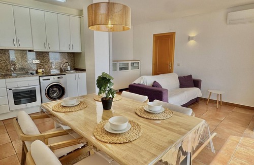 Almadraba-Canyelles Apartment | Apartment with pool, AC, and parking 700m from the beach in Roses