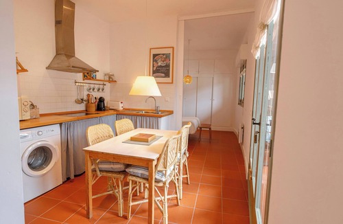 Tamariu Apartment | ApartmentsTamariu#5 🌊 Cozy Retreat with Terrace