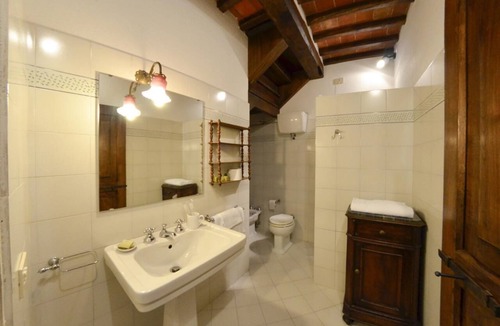 San Pietro a Cegliolo Apartment | APP. GIRASOLE x4 Beautiful farmhouse surrounded by nature, with swimming pool just 3 km from Cortona