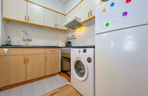 Pineda de Mar Apartment | Apt. 3 pax, community pool, 170 m from the beach and free wifi. Vivalidays Vianka