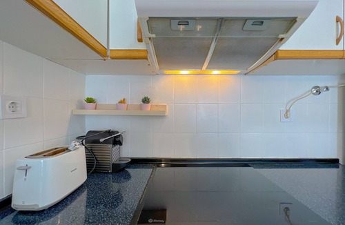 Pineda de Mar Apartment | Apt. 3 pax, community pool, 170 m from the beach and free wifi. Vivalidays Vianka