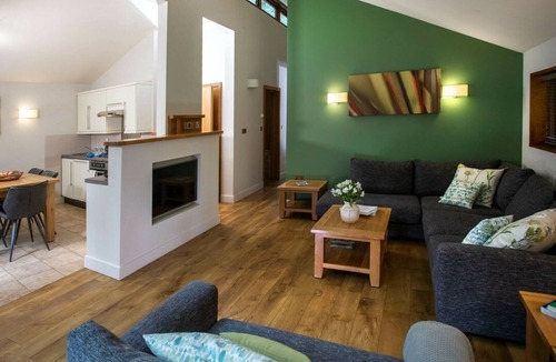 Arrochar Cabin | Ardgartan Argyll Golden Oak Lochside, Arrochar