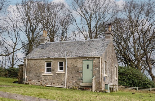 Tarbert Cottage | ARDPATRICK SOUTH LODGE, pet friendly, with open fire in Tarbert