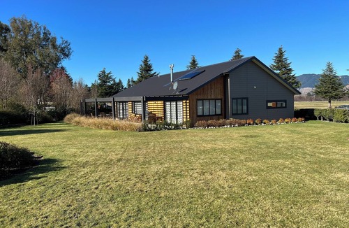 Hanmer Springs House | Argelins Retreat | Luxury Hanmer Getaway for families and groups
