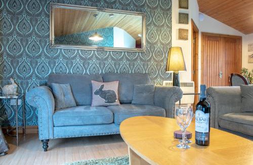 Storwood Villa | Argente Lodge - Still Rabbit - Hot Tub - Yorkshire