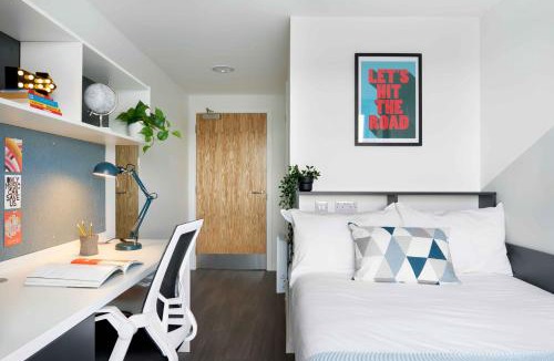 Gorgie Apartment | Argyl - Westfield Summer Budget Accommodation, Adults Only