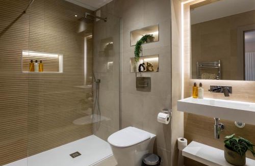 Isle of Arran House | Arran Shores Luxury Shorefront Garden Terrace Apartment 7