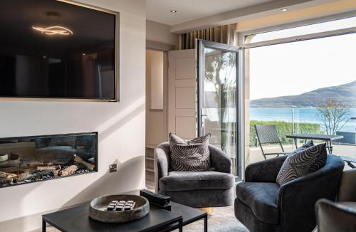 Isle of Arran House | Arran Shores Luxury Shorefront Suite 1
