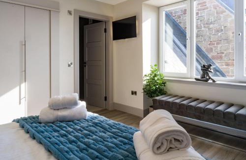 Isle of Arran House | Arran Shores Luxury Shorefront Penthouse Suite 10