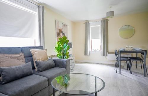 Chapelhall Apartment | Arranview Retreat
