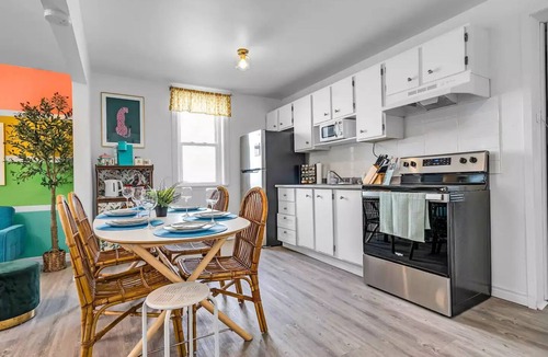 Cornwall House | Art Deco Den: Crib | Pet | Free Prkg | Fire TV