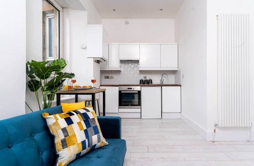 Glasgow Westend Apartment | Arthur 2 Bed Home |Sleeps 4 Guest|Parking|3 Beds|Glasgow