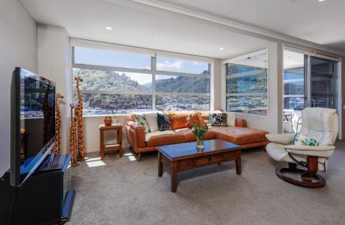 Picton Apartment | Astonishing Views Superb Waterfront Apartment