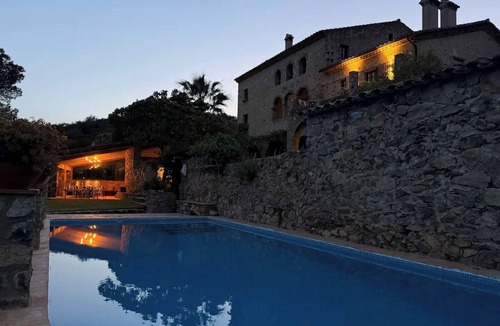 Macanet de Cabrenys Condo | At the foot of the Pyrenees