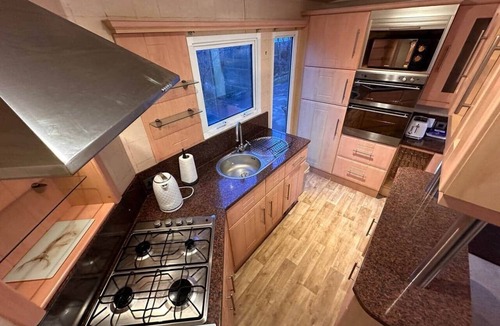 Glasgow House | Atlas 2 Bedroom Caravan, Glasgow Number 2