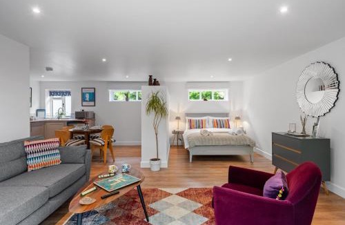 Long Melford Apartment | Attractive 2 storey, 2 bedroom barn in Long Melford