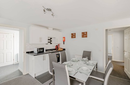 Castle Douglas Cottage | Auchenlarie Courtyard No 3 - a cottage that sleeps 6 guests in 4 bedrooms