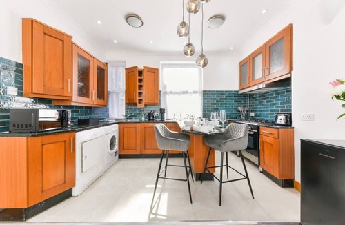 Farringdon Apartment | Avari - Stunning 3Level Residence in Hatton Garden