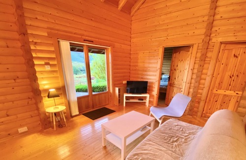 Lerags House | Avich View Traditional Log Cabin on Loch Avich - Stunning Location, Pet Friendly