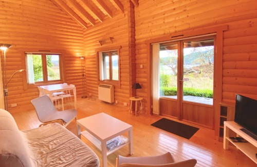 Lerags House | Avich View Traditional Log Cabin on Loch Avich - Stunning Location, Pet Friendly