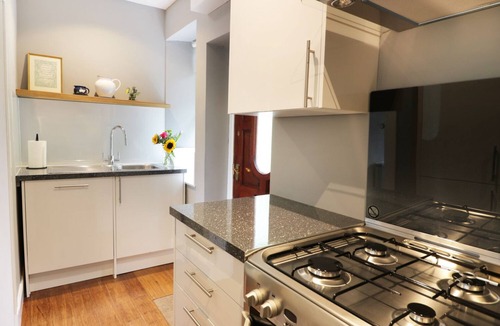 Dalmally Cottage | AWE VIEW RAILWAY COTTAGE, pet friendly, with open fire in Lochawe