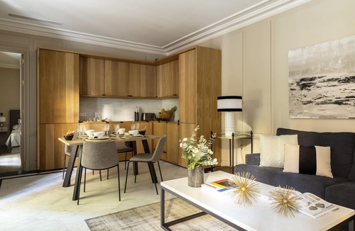 Goya Apartment | Ayala 63