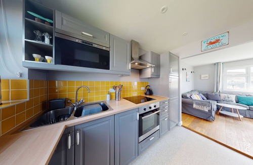 Hayle Apartment | B32 Swiss Chalet, Riviere Towans