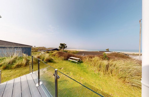Hayle Apartment | B32 Swiss Chalet, Riviere Towans