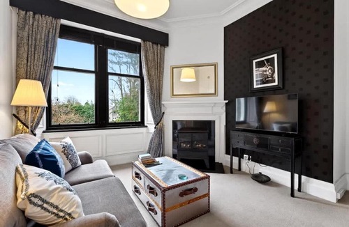 Paisley Apartment | Balgonie House on Acer Crescent