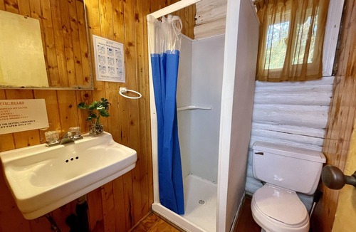 Rosedale Cottage | Balsam Lake Villa Cottages: 3-Bedroom Cottage #14