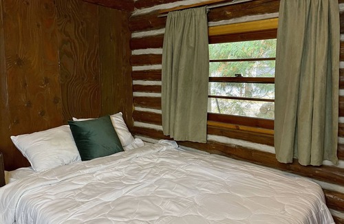 Rosedale Cottage | Balsam Lake Villa Cottages: 3-Bedroom Cottage #14