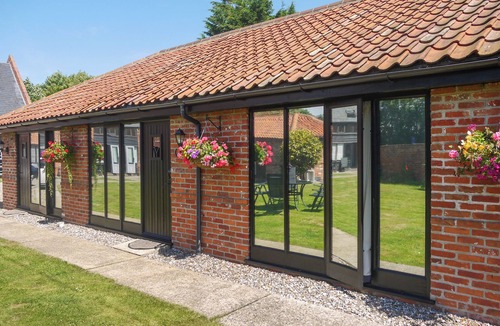 Hopton Cottage | Barn Owl Lodge 4 - UK51497