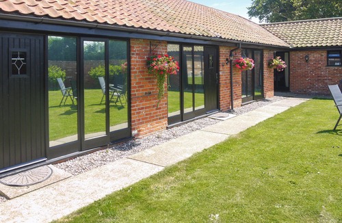 Hopton Cottage | Barn Owl Lodge 4 - UK51497