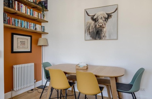 Longcroft Apartment | Barnton Grove Getaway