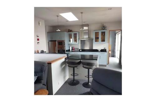 Timaru Central Apartment | Bayview Escape - Timaru's Most Sought-After Location