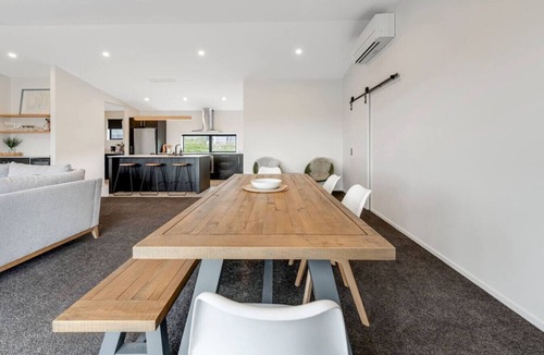 Riverton House | Beach Days & Relaxing Stays