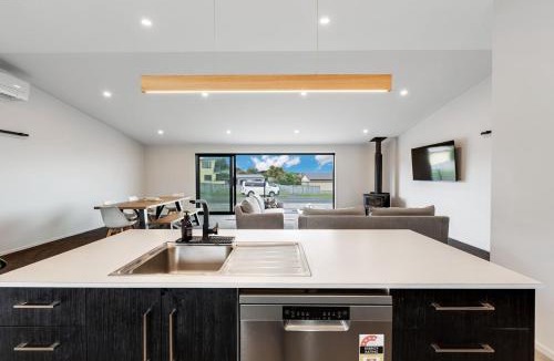 Riverton House | Beach Days & Relaxing Stays