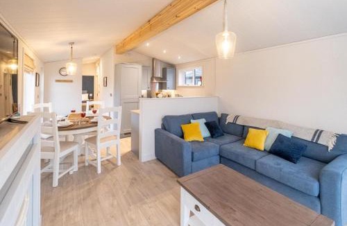 Leiston House | Beach Lodge - Aldeburgh Coastal Cottages