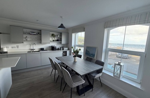 Port Erin House | Beachfront 4-bedroom house in Port Erin