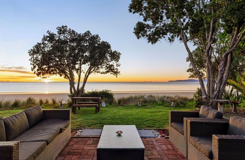 Parapara House | Beachfront Bliss, Parapara. Stunning beachfront home. Family and pet friendly.