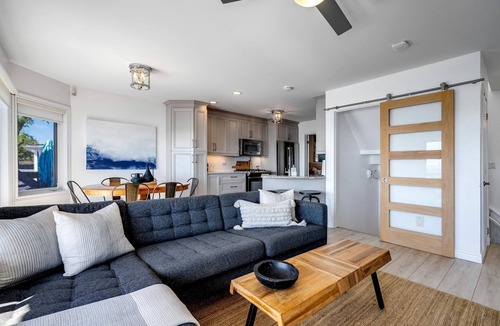 Leamington Cottage | Beachfront Cottage with Stunning Sights in Leamington, Ontario