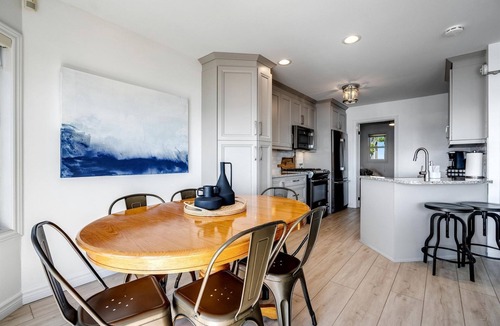 Leamington Cottage | Beachfront Cottage with Stunning Sights in Leamington, Ontario